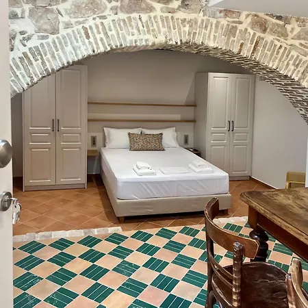 Daire Corcyra Collection