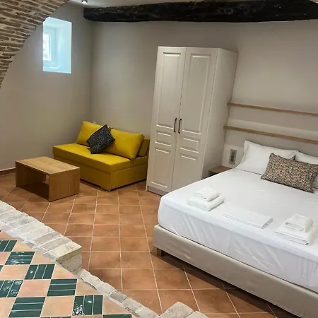 Daire Corcyra Collection